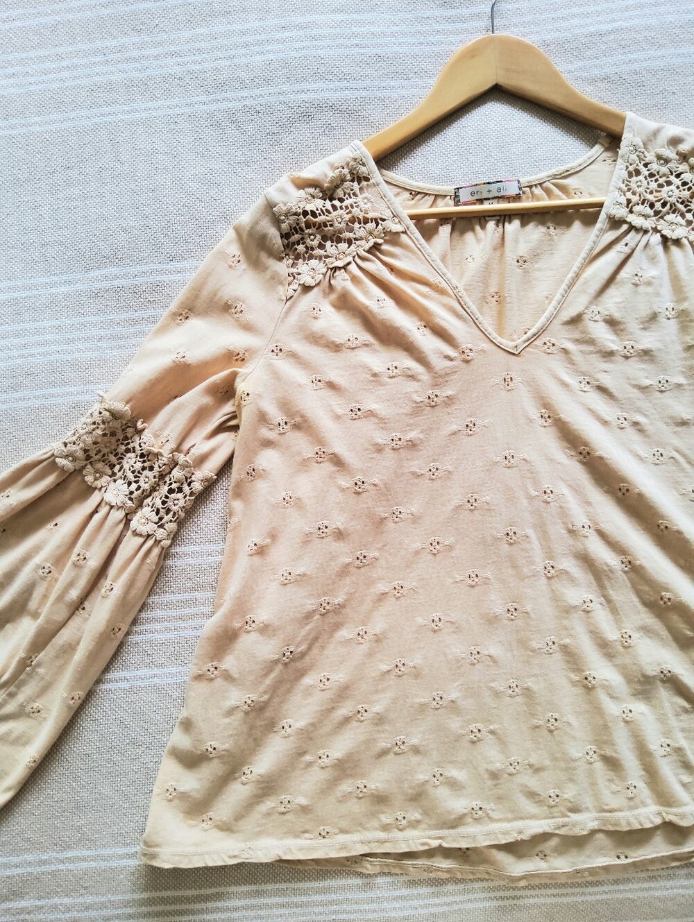 Eri + Ali - ANTHROPOLOGIE Cotton Bell Sleeve Eyelet Top Sz. M